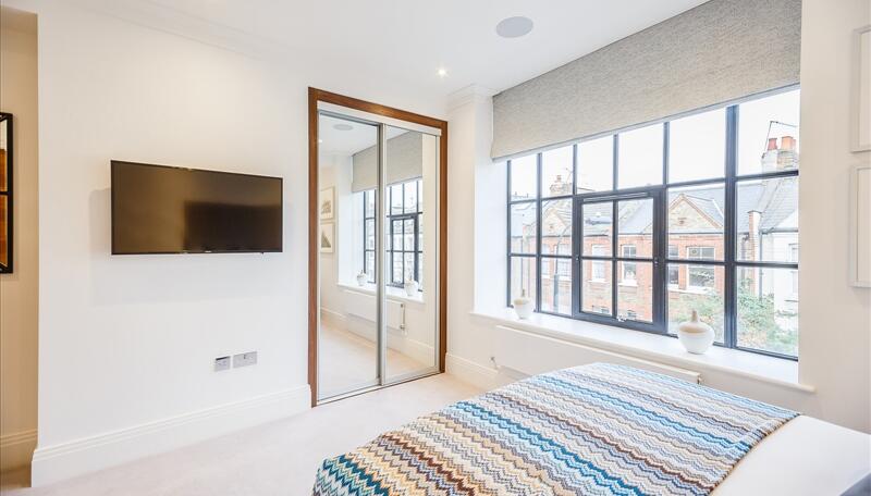 2 bed property in Palace Wharf, Rainville Road, London
